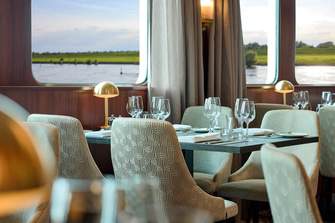 Viva Cruises VIVA RUBY Riverside Restaurant 4 ©Viva Cruises.jpg